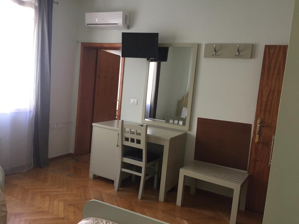 Hotel De Paris Τίρανα Εξωτερικό φωτογραφία